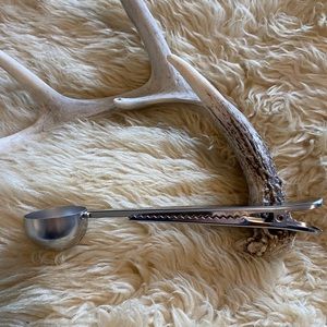 Tea bag scoop & clip